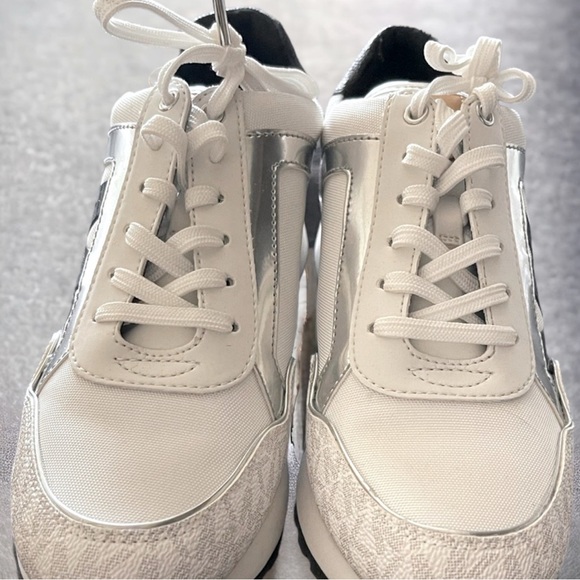 Brand new no box Michael Kors Maddy Two Tone sneaker - Picture 5 of 5